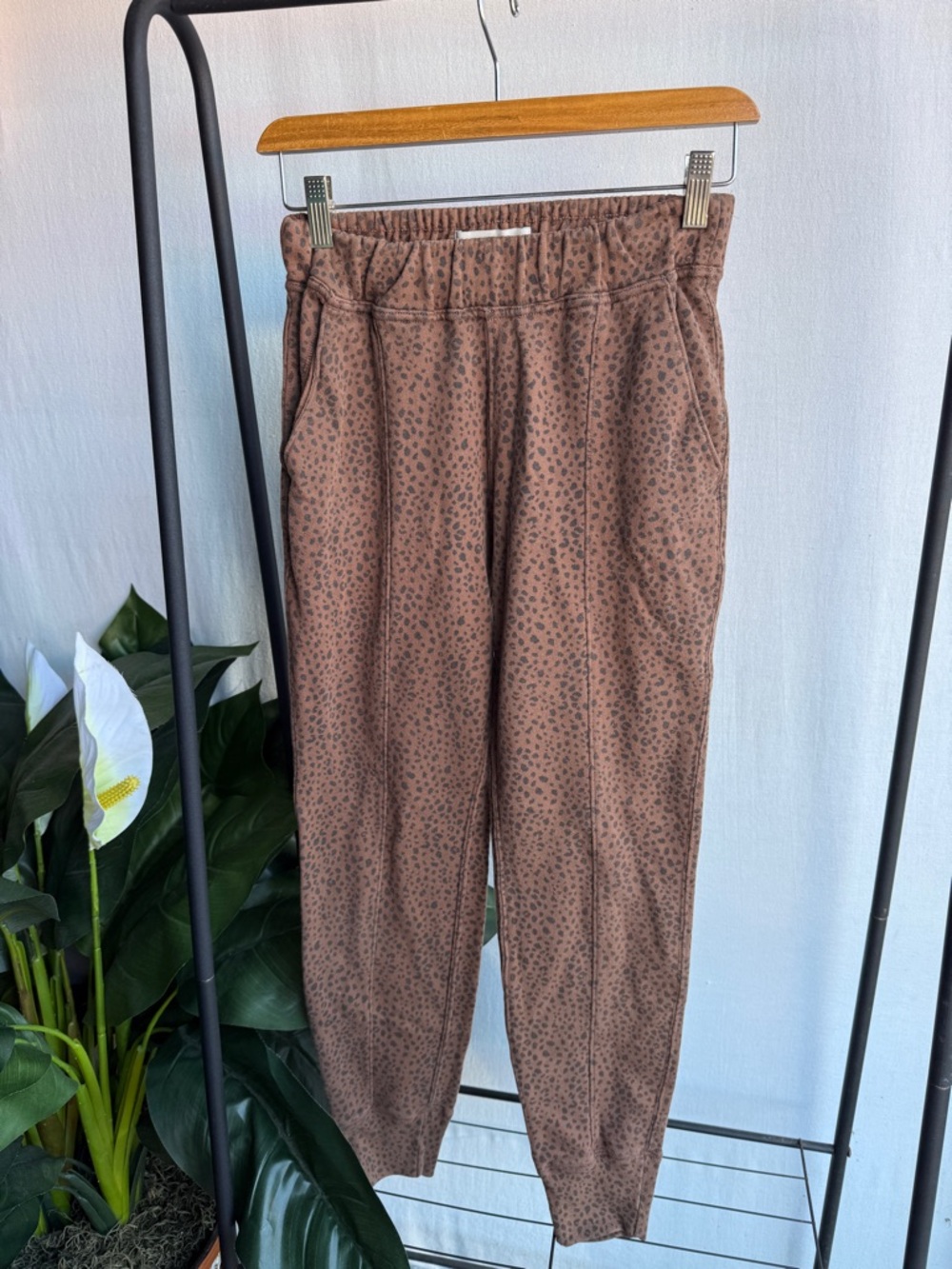 Abercrombie & Fitch Neutral Cheetah Printed Jogger Sweatpants / Size XS
